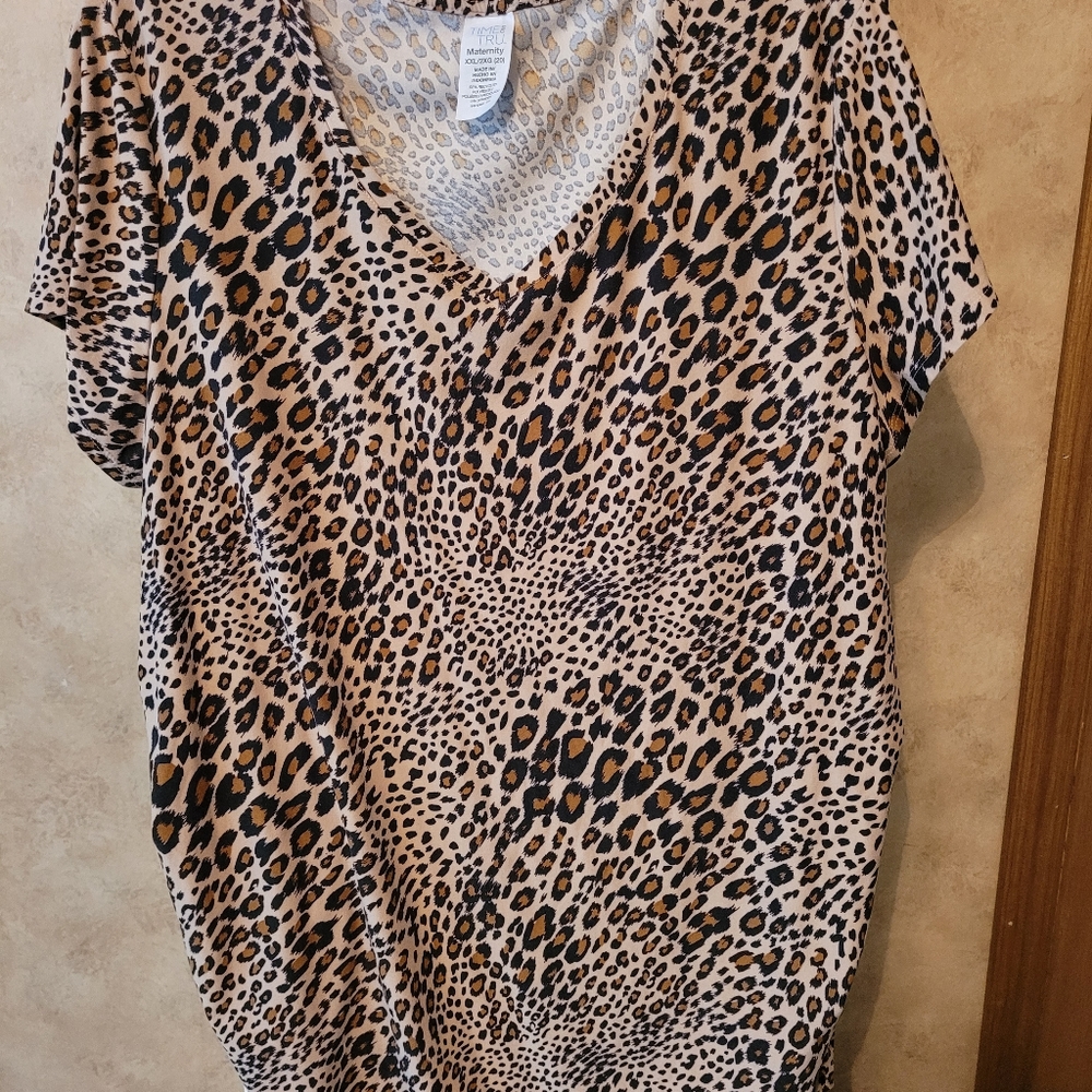 Time and tru maternity top